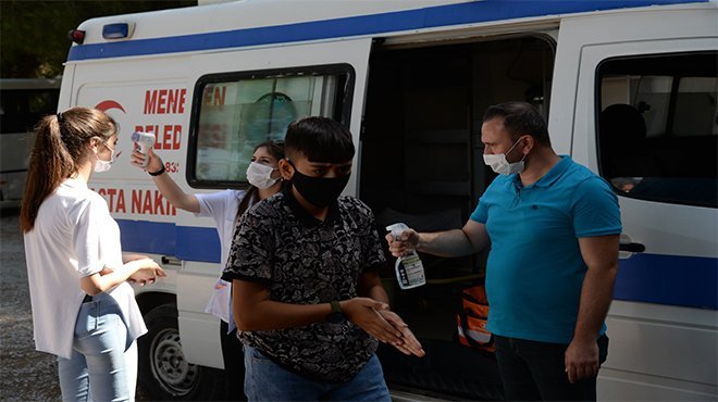Menemenli gençler İzmirli yaşıtlarıyla buluştu