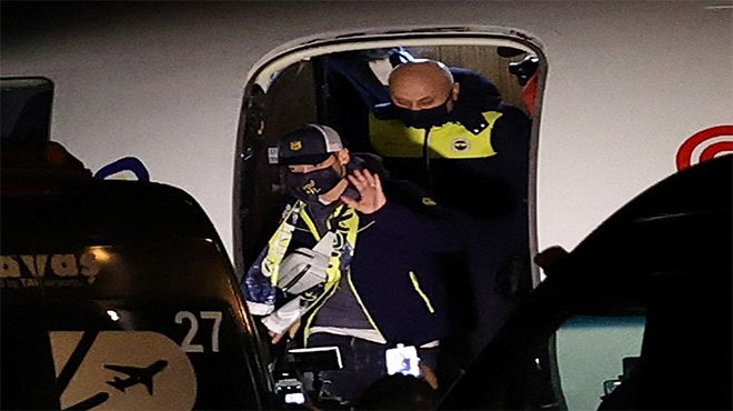 Mesut Özil İstanbul'a geldi