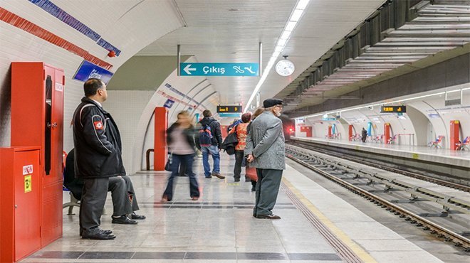 Metro istasyonlarında ücretsiz internet dönemi