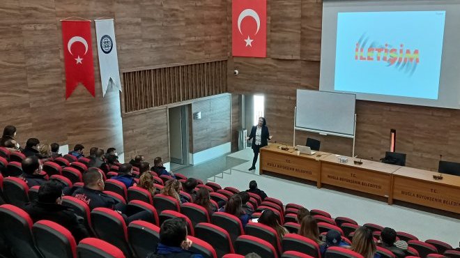 Muğla Büyükşehir personeline 'Vatandaş ile iletişim' dersi
