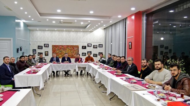 MÜSİAD İzmir Başkanı Saygılı, gençlerle buluştu