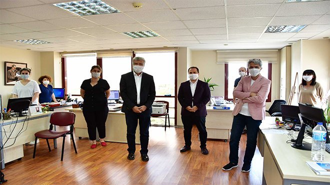 Narlıdere’de mesafeli bayramlaşma