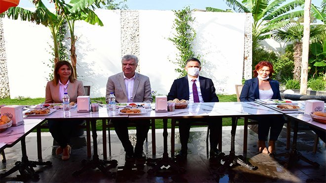 Narlıdere’de Muhtarlar Günü kutlandı