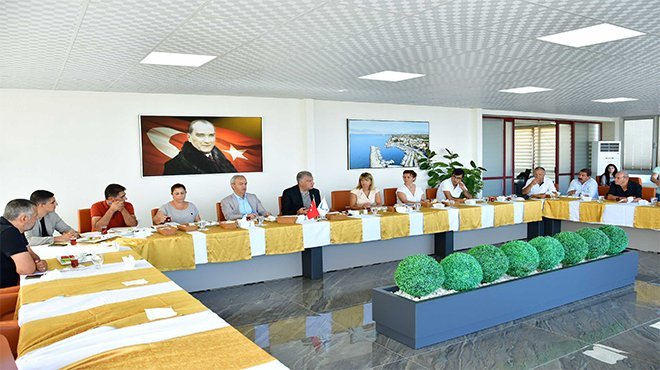 Narlıdere'de muhtarlarla dayanışma buluşması