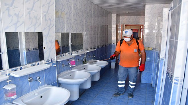 Narlıdere’nin okulları dezenfekte ediliyor
