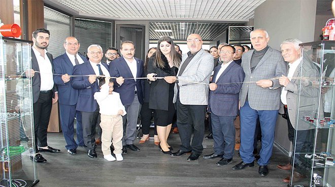 Necdet Kırkpınar İzmir’e bir dünya markası getirdi