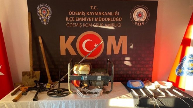 Ödemiş’te kaçak kazı yapan 9 şüpheli yakaladı