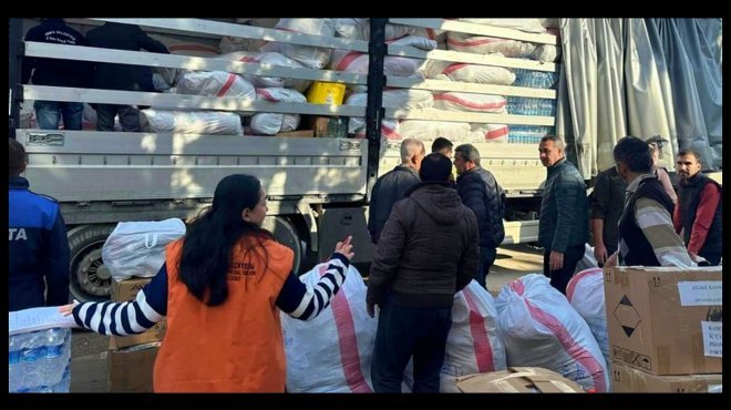 PAYLAŞTIKÇA YARDIMLAŞMA DERNEĞİ DEPREMZEDELERE YARDIM İÇİN SEFERBER OLDU
