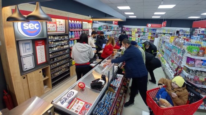 Seç Market Menderes'te şube açtı