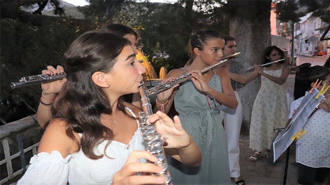 Piyano ve flütün muhteşem armonisi Karaburun’da buluştu