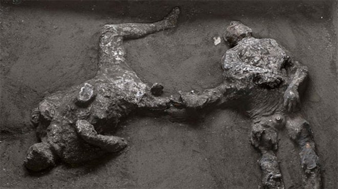 Pompeii’deki kazıda efendi ve kölesinin 'neredeyse mükemmel' korunmuş kalıntıları bulundu