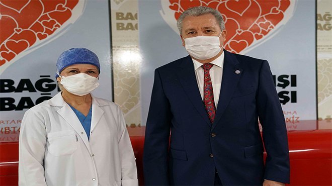 Rektör Budak, Covid hastalarına immun plazma sağlayan ilk merkezi ziyaret etti