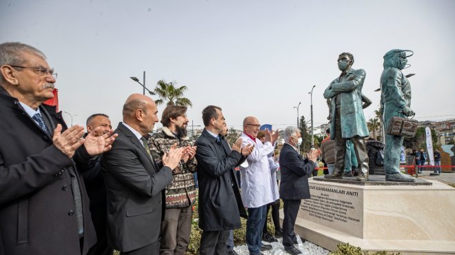 Sağlık emekçilerinin pandemi mücadelesi İzmir'de ölümsüzleşti
