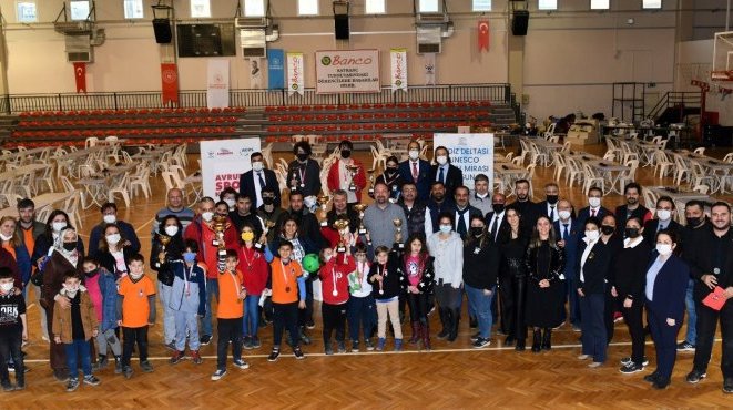 Satranç sporcuları Çiğli'de kıyasıya yarıştı