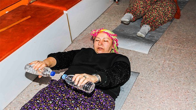 Seferihisar Belediyesi’nden köylü kadınlara klinik pilates dersi