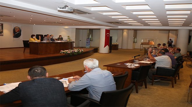 Selçuk Belediyesi meclisi tarihinde bir ilk yaşandı