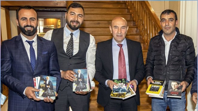 Seyyar satıcılardan 200 kitaplık destek
