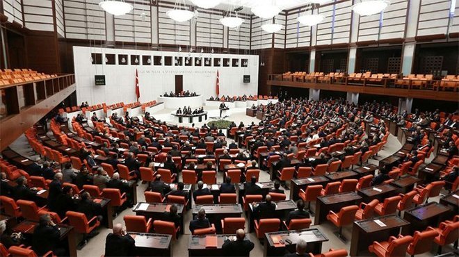 Sosyal medya düzenlemesine ilişkin kanun teklifi, TBMM'de kabul edildi