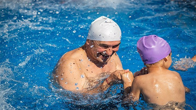 Soyer: Çocuklarımızı yüzme sporuyla da, havuzla da, denizle de buluşturacağız