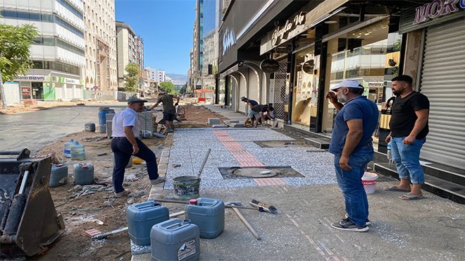 Soyer, Halit Ziya Bulvarı’ndaki çalışmaları denetledi