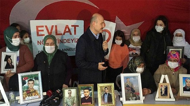 Soylu'dan HDP önünde evlat nöbetindeki ailelere ziyaret