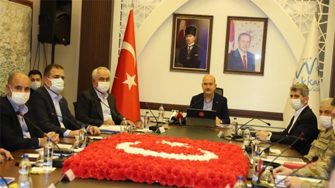 Soylu, Hakkari'de güvenlik toplantısına katıldı