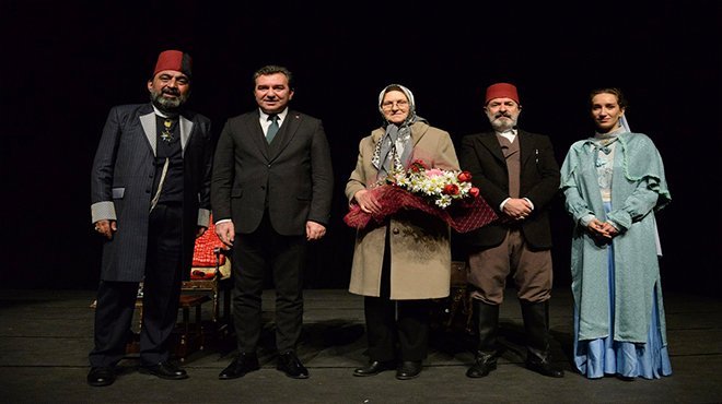 Sultan 2. Abdülhamid Han Usta adlı tiyatro oyunuyla Bergama'da