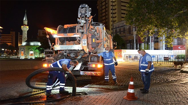 Tarihi çarşıda gece mesaisi