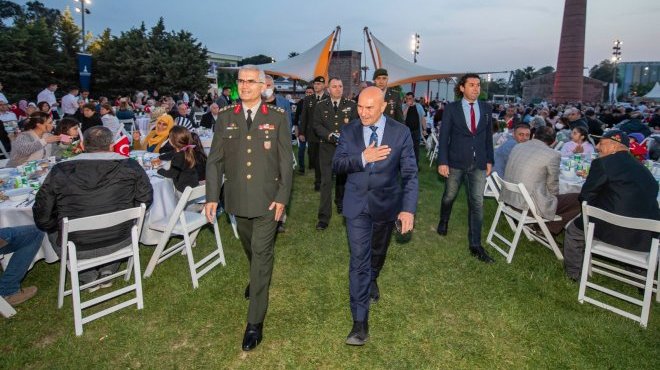 Tarihi Havagazı Fabrikası’nda şükran sofrası kuruldu