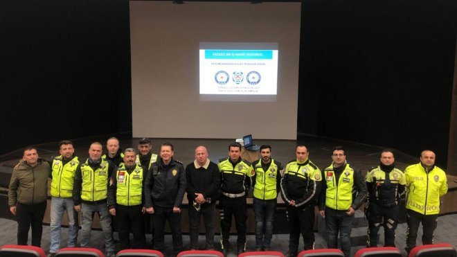 Torbalı’da motosiklet sürücülerine trafik güvenliği semineri