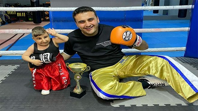 Torbalı’nın Minik Burak’ı CZN Burak ile buluştu