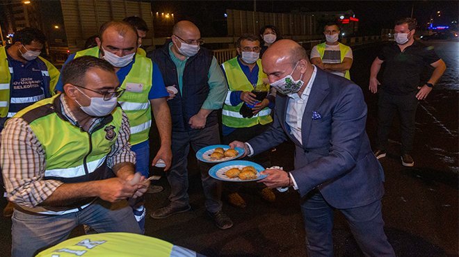 Trafik durdu Büyükşehir yol yaptı
