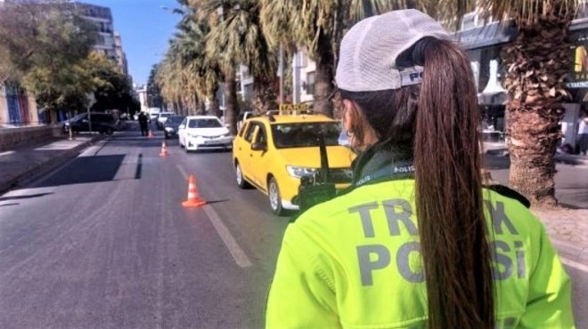 Trafik ekipleri İzmir'de kuş uçurtmamış..!
