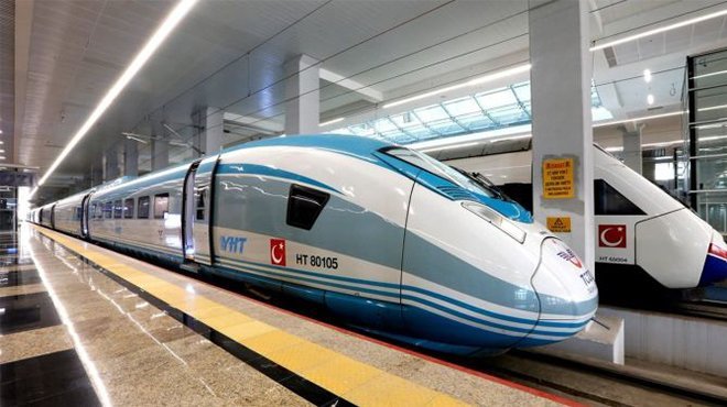 Tren seferleri geçici olarak durduruldu