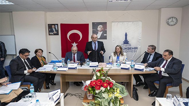 Tunç Soyer Urlalı muhtarlarla buluştu