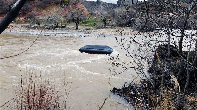 Tunceli'de bottan Munzur Çayı'na düşen asker için arama çalışması başlatıldı