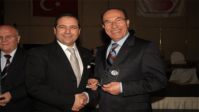 Türk Kuru üzüm sektörünün duayen isimlerinden Erdinç Kapkaç vefat etti