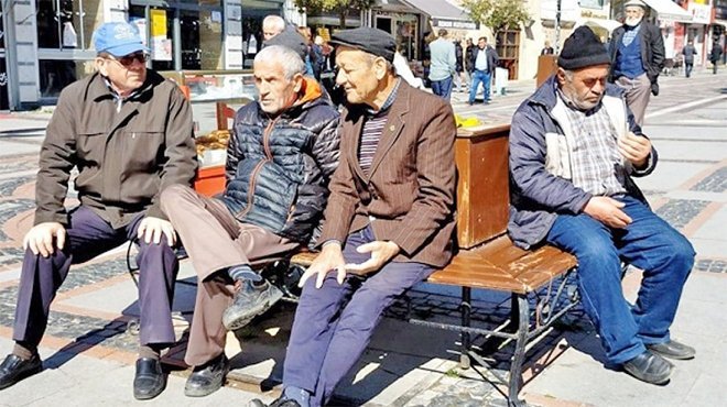 Türkiye'de 65 yaş ve üstü için sokağa çıkma yasağı