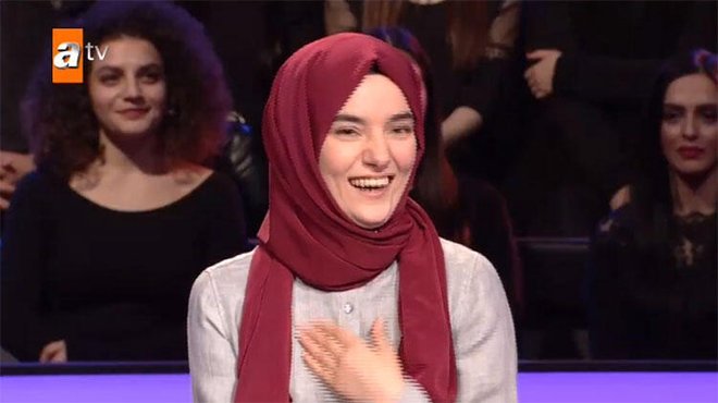 Ümmü Gülsüm Kim Milyoner İster'de  pozitifliğiyle  gönülleri kazandı!