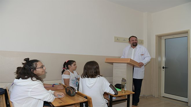 ÜNİVERİSTE ADAYLARI İÇİN ÇİĞLİ BELEDİYESİ VE YAŞAR ÜNİVERSİTESİ İŞBİRLİĞİ