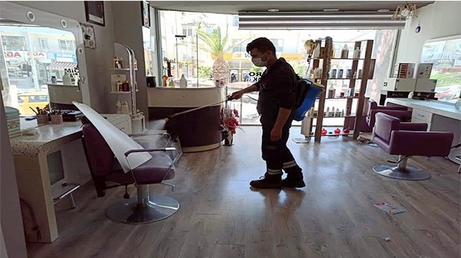 Urla’da açılacak olan işletmeler dezenfekte edildi