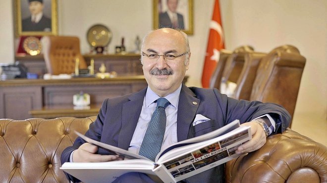 VALİ KÖŞGER: 'CUMHURİYET ŞANLI BİR DESTANDIR'