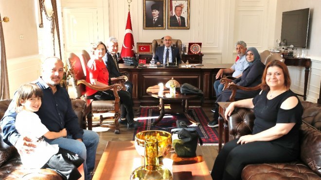 Vali Köşger, depremzede aileleri kabul etti
