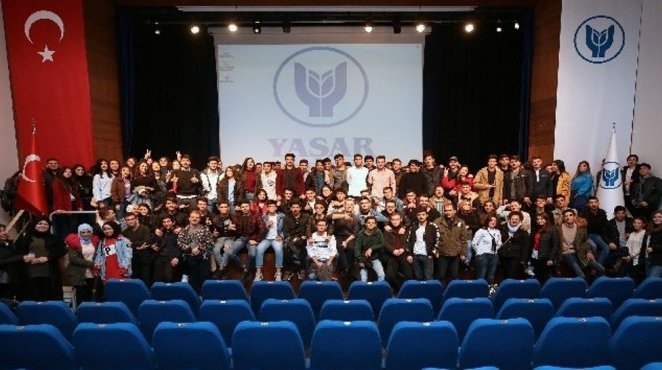 Yaşar Üniversitesi'nden Liselilere Güvenli İnternet Eğitimi