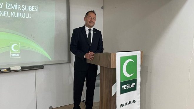 İzmir Yeşilay’da nöbet değişimi...