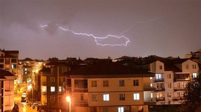 Yıldırımla Türkiye haritası oluştu 