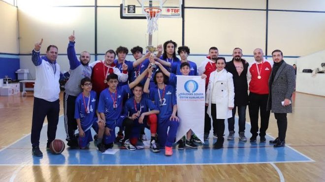 Yıldız Basketbol Şampiyonluk Sevinci