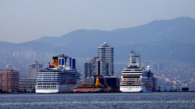 Yüzen otel İzmir Limanı’na demir atacak
