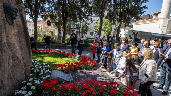 Zübeyde Hanım Anneler Gününde anıldı