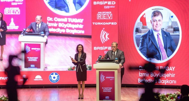 BAŞKAN TUGAY, İZMİR KADIN KONGRESİ’NDE KONUŞTU: 'KADINLAR OLMADAN KALKINMA OLMAZ, EKONOMİ GELİŞMEZ'